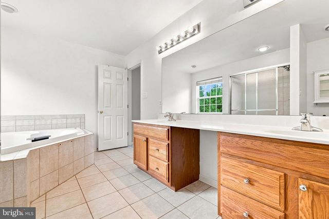4802 CLARENDON DR, Frederick, MD 21703