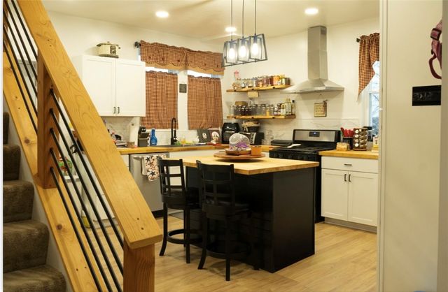 204 Pine Hill Rd, W Kittanning Boro, PA 16201