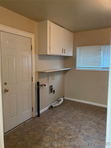 1366 N 95th East Avenue, Tulsa, OK 74115