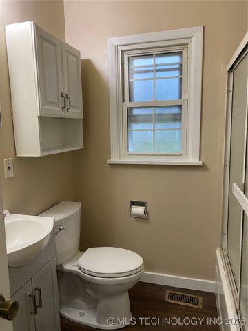 1366 N 95th East Avenue, Tulsa, OK 74115