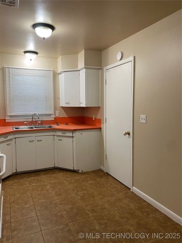 1366 N 95th East Avenue, Tulsa, OK 74115