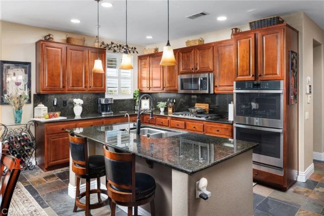 18664 Lemonwood Ln, Riverside, CA 92508
