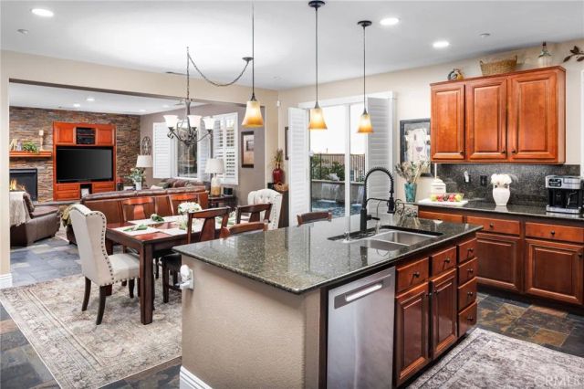18664 Lemonwood Ln, Riverside, CA 92508