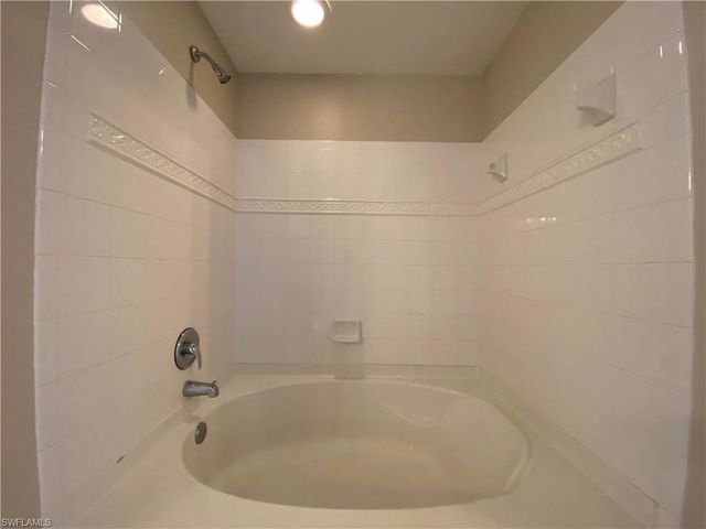 12940 Positano CIR 202, Naples, FL 34105