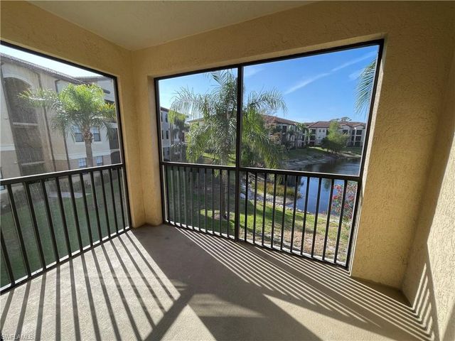 12940 Positano CIR 202, Naples, FL 34105