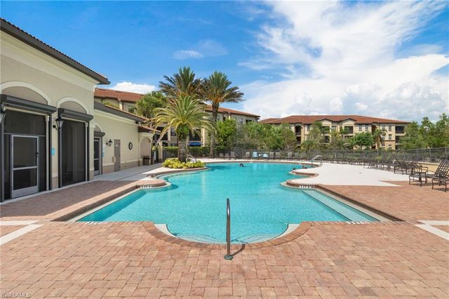 12940 Positano CIR 202, Naples, FL 34105