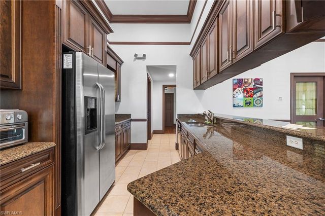 12940 Positano CIR 202, Naples, FL 34105