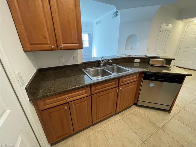 12940 Positano CIR 202, Naples, FL 34105