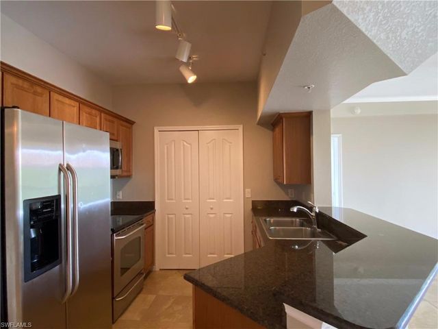 12940 Positano CIR 202, Naples, FL 34105