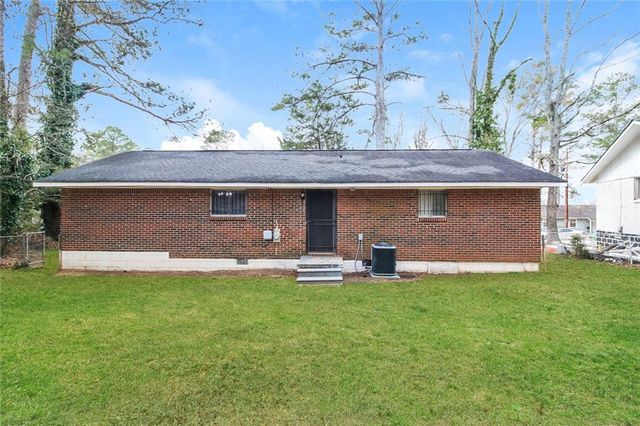 624 Robert E Lee Parkway, Jonesboro, GA 30238