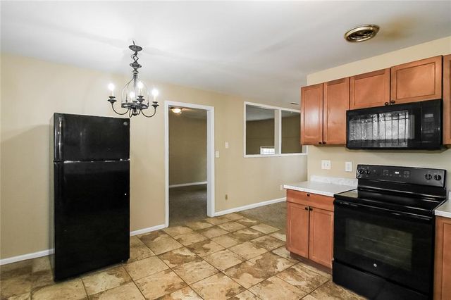 624 Robert E Lee Parkway, Jonesboro, GA 30238