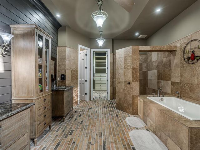 4320 Canaan Creek Road, Edmond, OK 73034