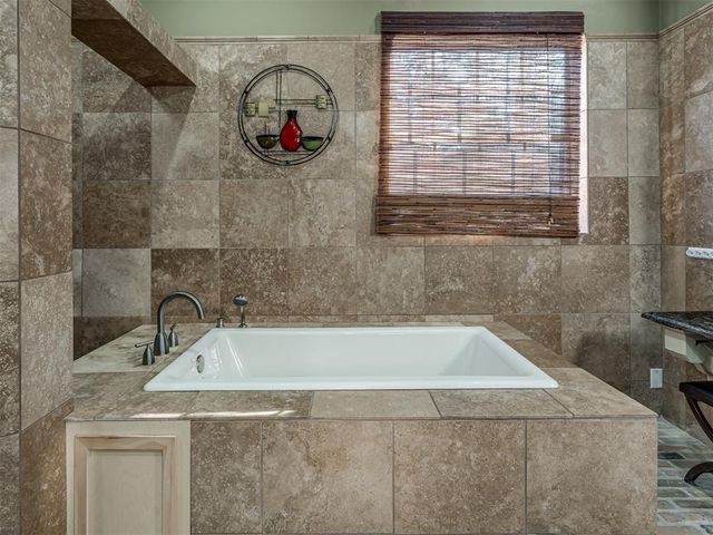 4320 Canaan Creek Road, Edmond, OK 73034