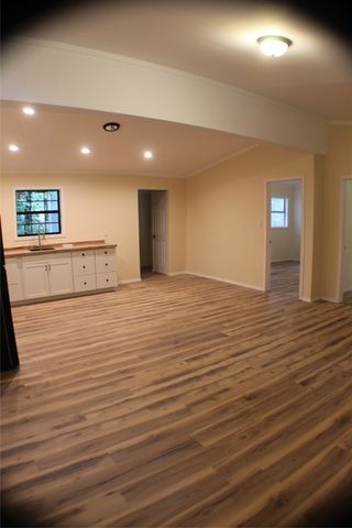 148 Golden Oaks Drive, Mabank, TX 75156