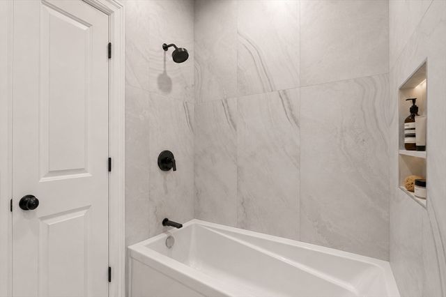 391 Walnut St 5, Newton, MA 02460