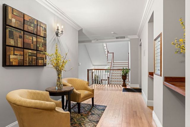 391 Walnut St 5, Newton, MA 02460