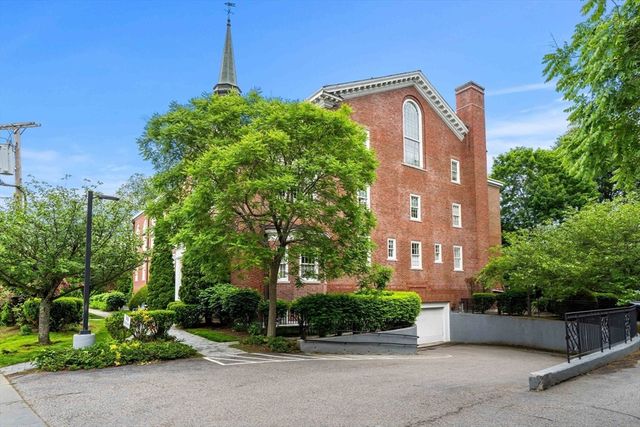391 Walnut St 5, Newton, MA 02460