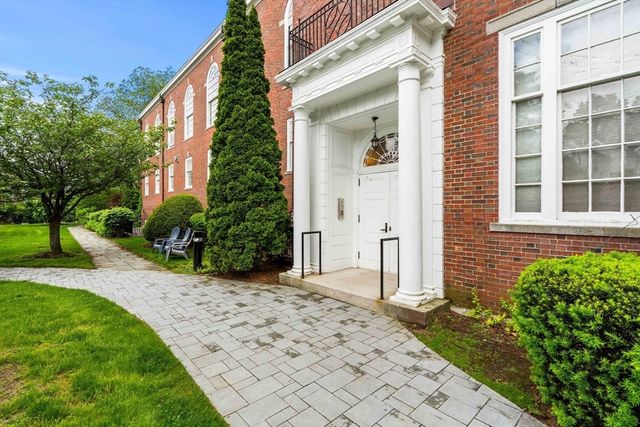 391 Walnut St 5, Newton, MA 02460