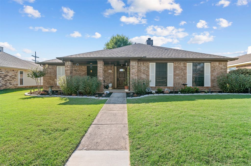 1693 Autumn Breeze Lane, Lewisville, TX 75077