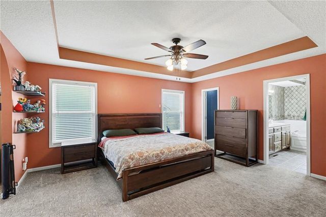 801 SW Shorthorn Drive, Grain Valley, MO 64029