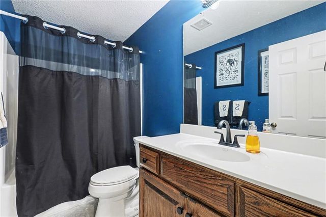 801 SW Shorthorn Drive, Grain Valley, MO 64029