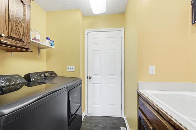 801 SW Shorthorn Drive, Grain Valley, MO 64029