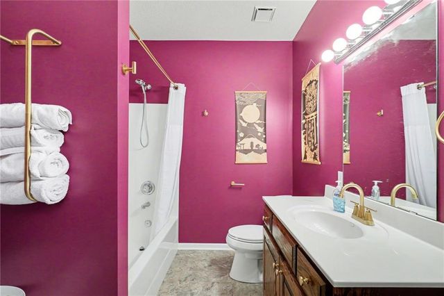 801 SW Shorthorn Drive, Grain Valley, MO 64029