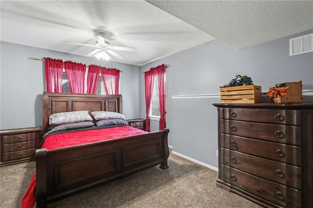 801 SW Shorthorn Drive, Grain Valley, MO 64029