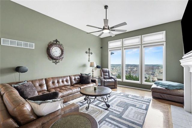 801 SW Shorthorn Drive, Grain Valley, MO 64029