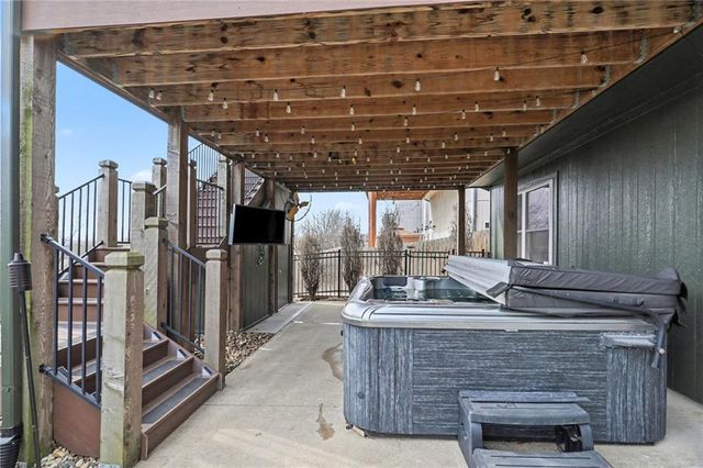 801 SW Shorthorn Drive, Grain Valley, MO 64029