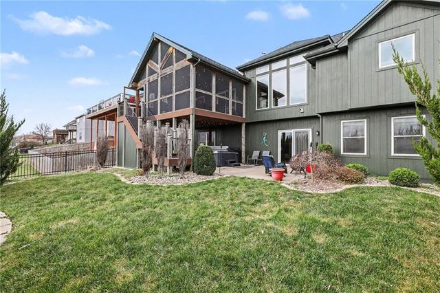 801 SW Shorthorn Drive, Grain Valley, MO 64029
