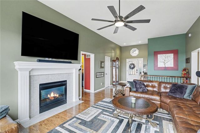 801 SW Shorthorn Drive, Grain Valley, MO 64029