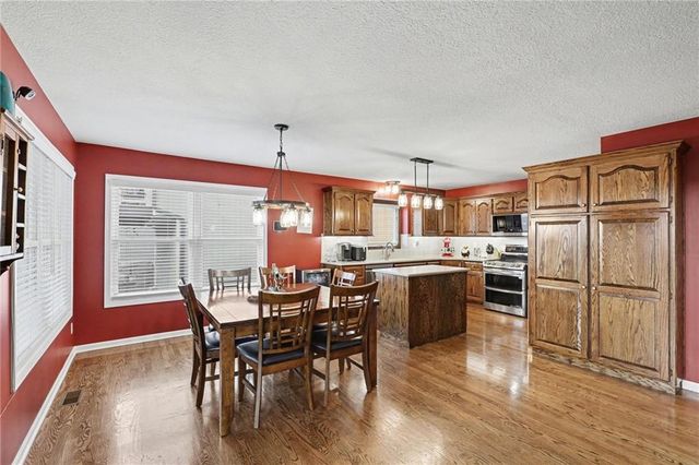 801 SW Shorthorn Drive, Grain Valley, MO 64029