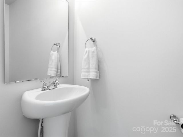 4912 Potter Road, Matthews, NC 28104