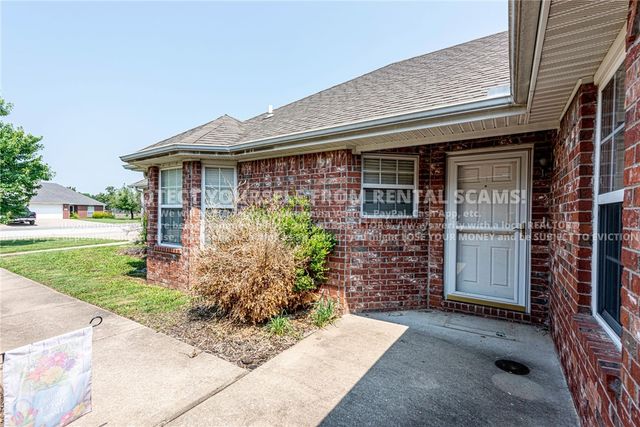 245 Ravenwood Road A, Siloam Springs, AR 72761