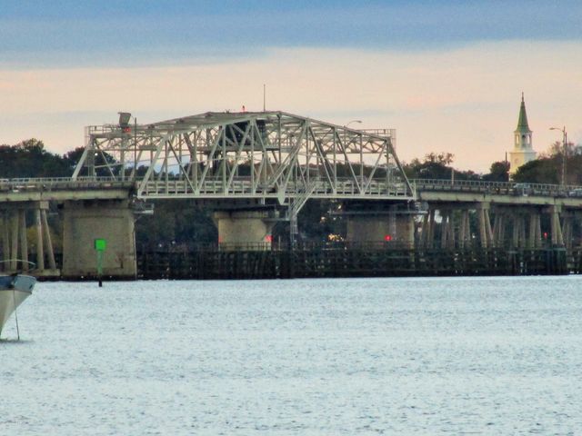 25 Meridian Road, Beaufort, SC 29907