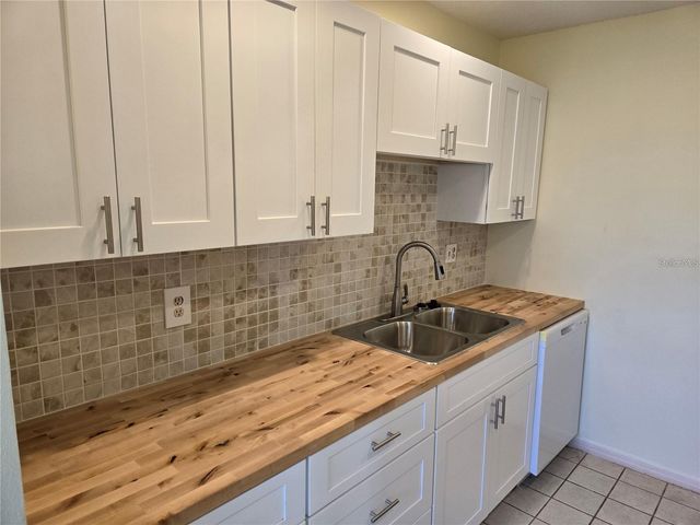 908 HENDON COURT 129, Sun City Center, FL 33573