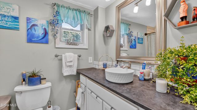 33 Clyde Street, Gloversville, NY 12078