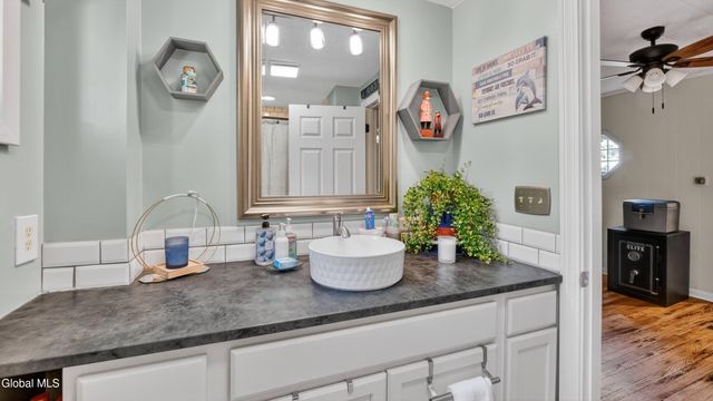33 Clyde Street, Gloversville, NY 12078