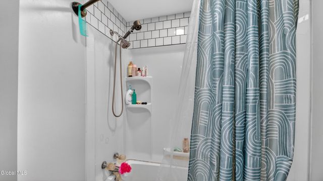 33 Clyde Street, Gloversville, NY 12078