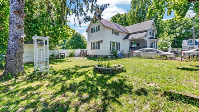 33 Clyde Street, Gloversville, NY 12078