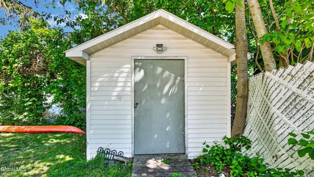 33 Clyde Street, Gloversville, NY 12078