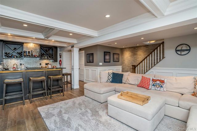 69 Thomas Avenue, Bethpage, NY 11714