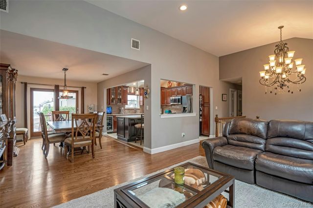 69 Thomas Avenue, Bethpage, NY 11714