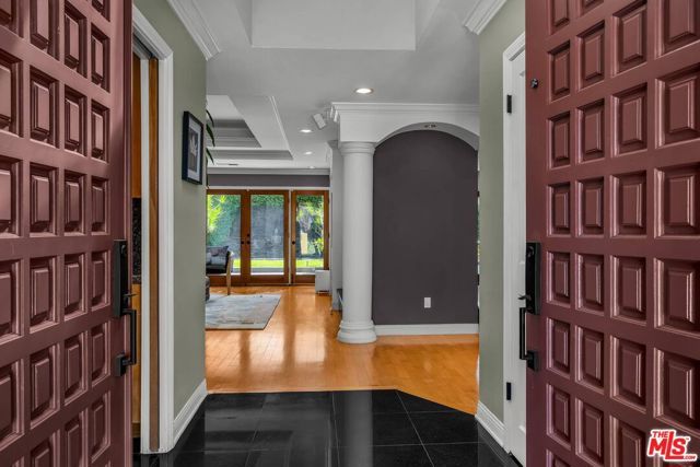 6020 S Halm Avenue, Los Angeles, CA 90056