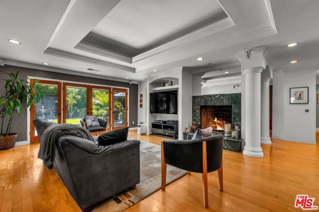 6020 S Halm Avenue, Los Angeles, CA 90056