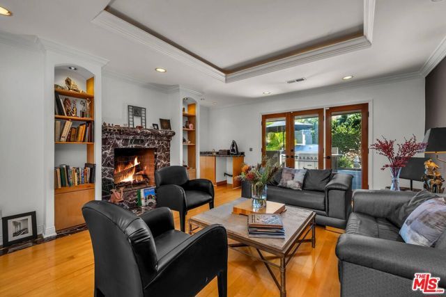 6020 S Halm Avenue, Los Angeles, CA 90056
