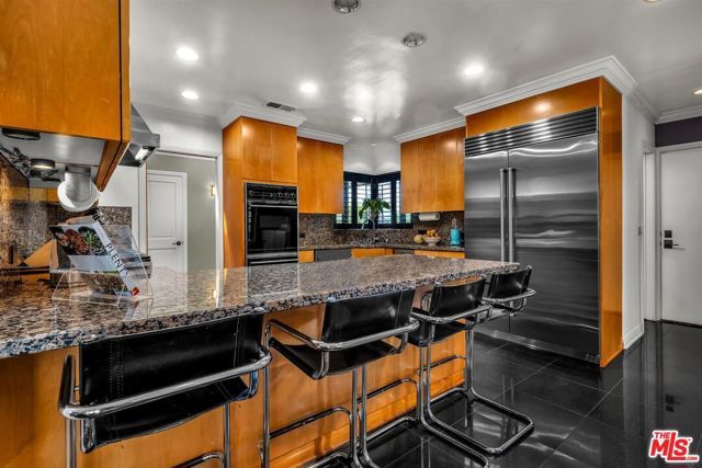 6020 S Halm Avenue, Los Angeles, CA 90056