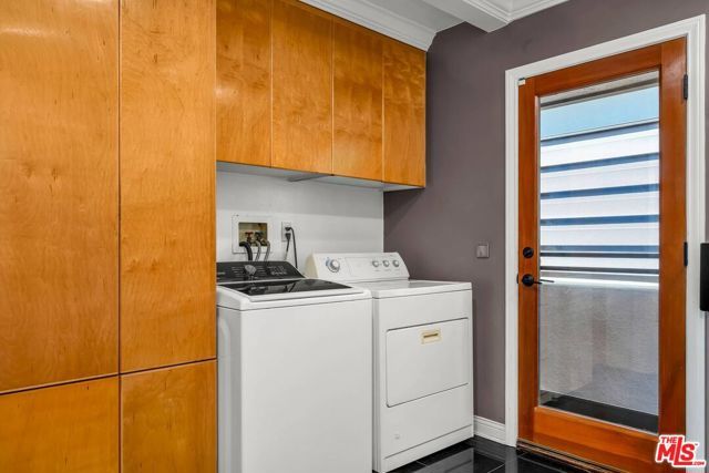 6020 S Halm Avenue, Los Angeles, CA 90056