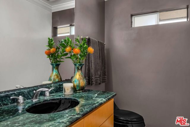 6020 S Halm Avenue, Los Angeles, CA 90056